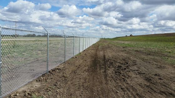 10ft Chain Link Galvanized Fence 9 Gauge  2'' With 50ft Length And Fittings